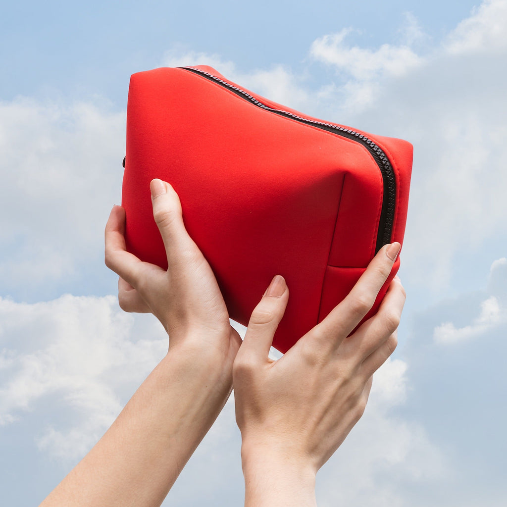Duradry Travel Bag – Neoprene Cosmetic Bag for On-the-Go Beauty